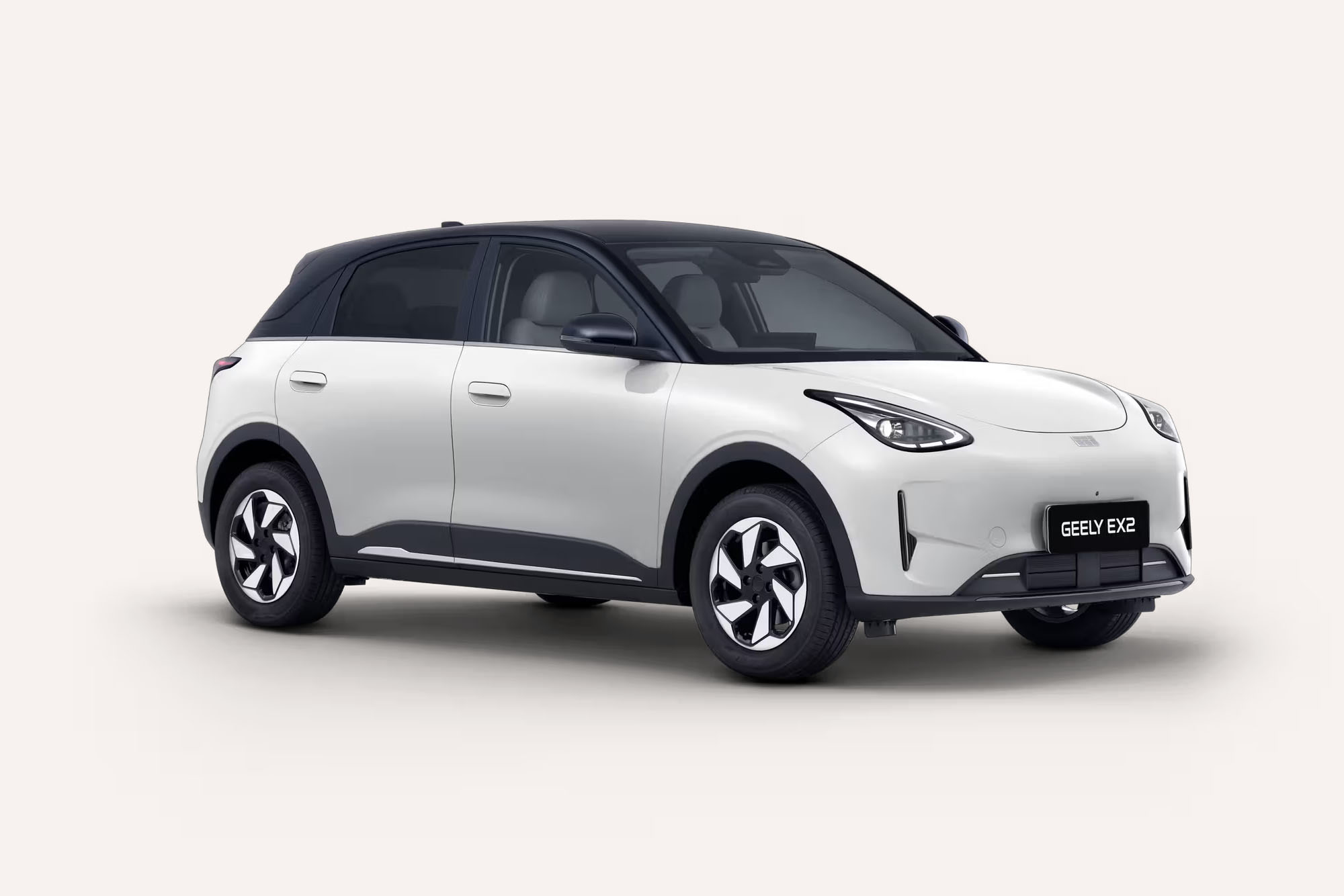 Front 3/4 render of a Geely with a Moon White paint finish